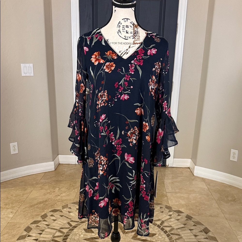 CALVIN KLEIN ELEGANT NAVY AND FLORAL DRESS WITH RUFFLE SLEEVES 2